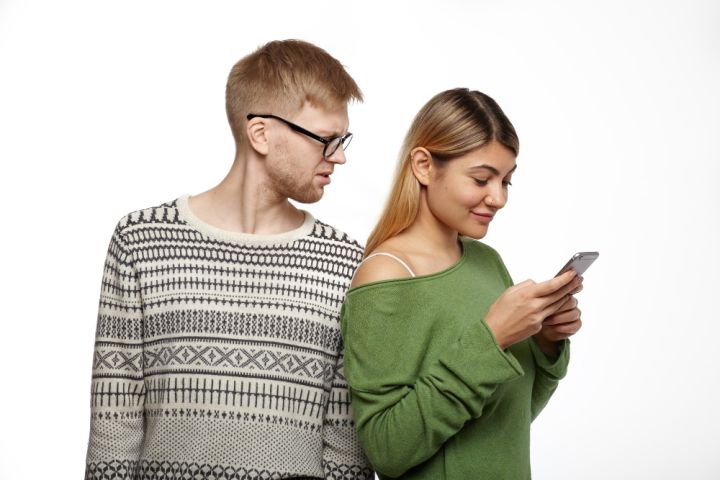 Pareja con celos 